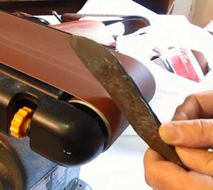 Using the belt grinder