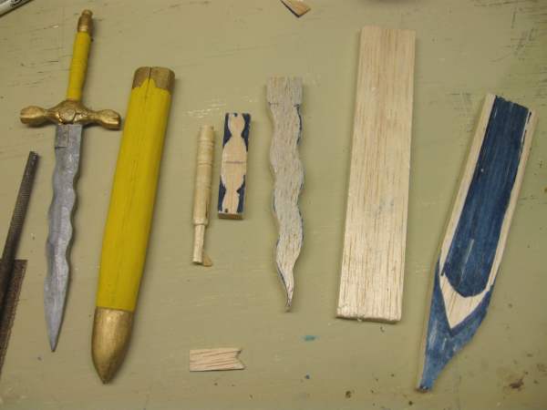 Carve the three pieces of the dagger