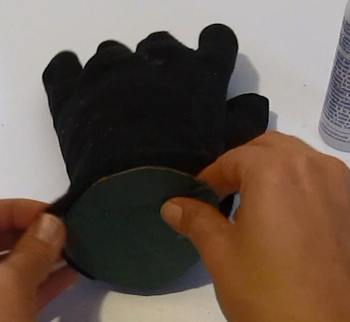 Install spreader into glove