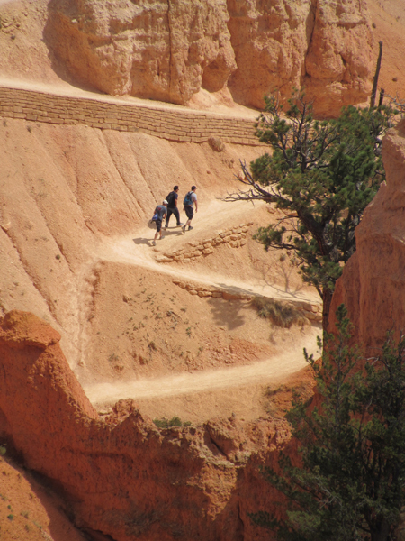 Hikers in Bryce Canyon