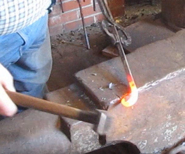 Curling on the side of the anvil