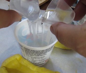 Mix the resin