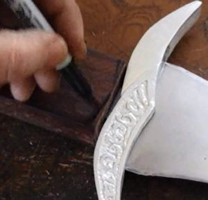 marking the handle