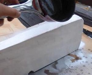 Pouring the wax