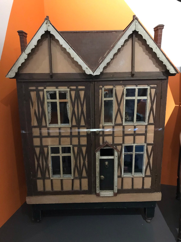 Vintage Dollhouse