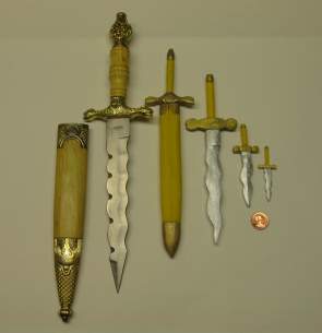 Carve A Small Decorative Dagger