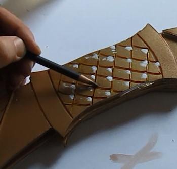 Highlight paint the handle