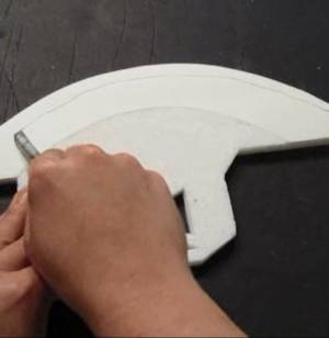 Cut the axe edge