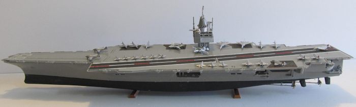 Model aircraft carrier