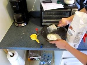 Mixing the salt and the flour together