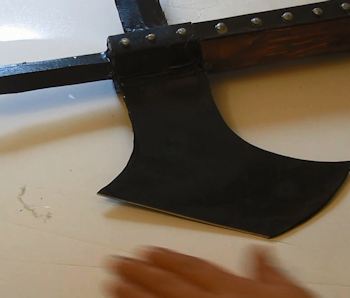 Cut off a piece of the axe blade