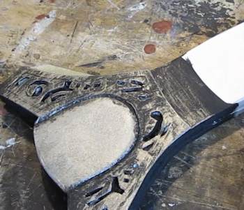 Paint the pommel