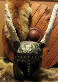 Yngol helmet