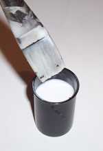mix the glue