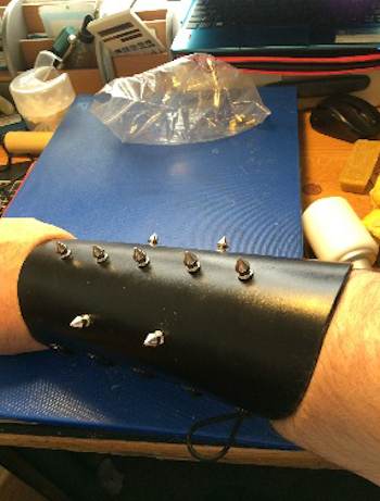 The vambrace looks good