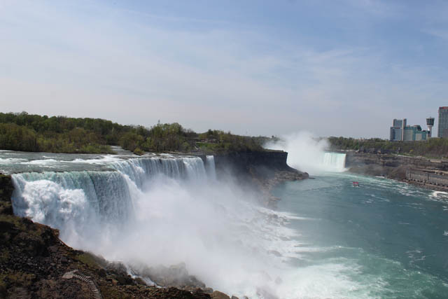 Overall view of the falls