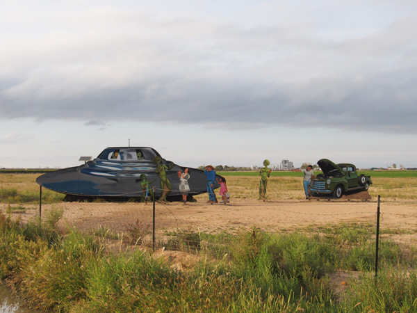 Alien Spacecraft outside Roswell