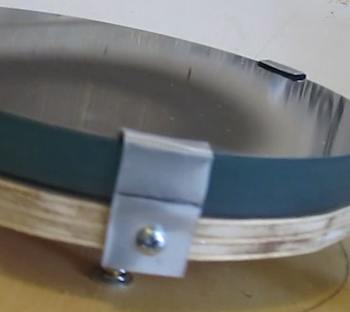 The completed mirror mount